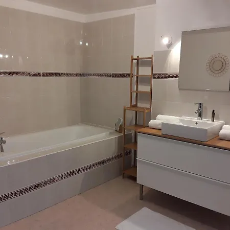 Bed & Breakfast Le Logis Martin *