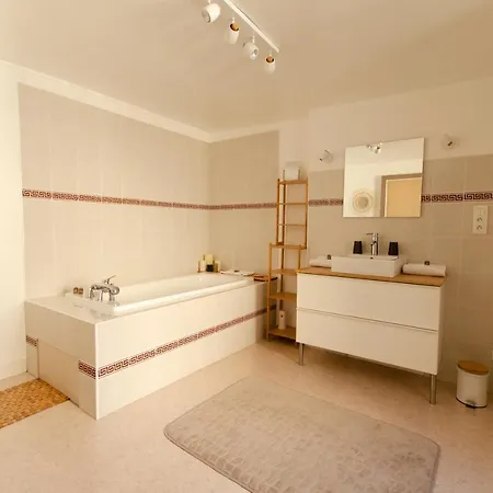 Le Logis Martin Bed & Breakfast